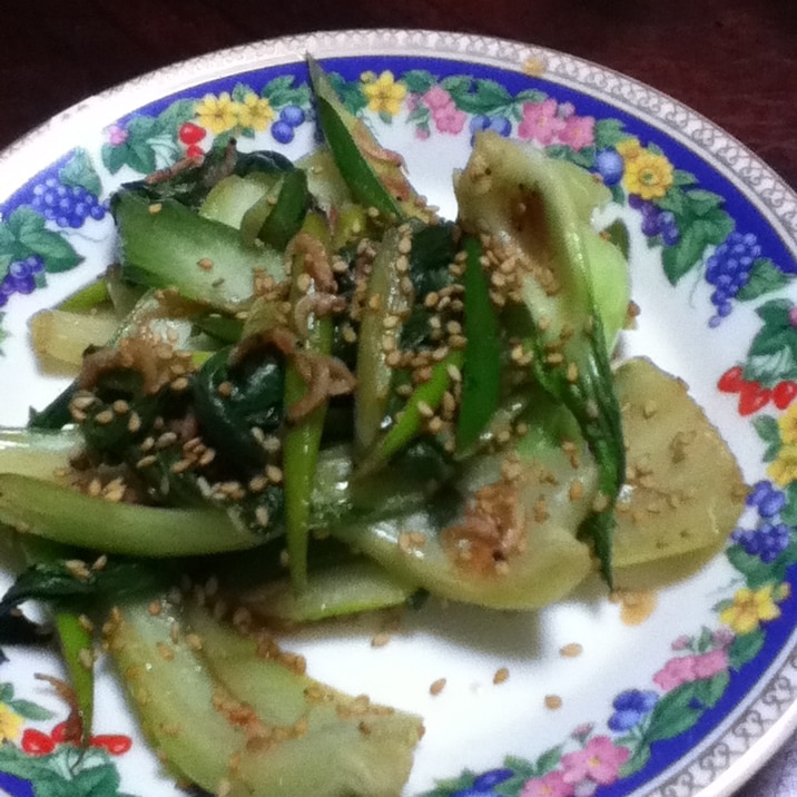 チンゲン菜とにんにくの芽とアミ海老の炒め物